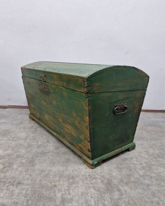   #kufer #kuferrustykalny #starykufer #kuferdrewniany #meblezpasją #meblezcharakterem #meblezklimatem #meblevintage #vintagefurniture #rustykalnewnętrza #rustykalnydom #stylvintage #stylrustykalny #stylfolk #bohointerior #eklektycznewnętrza #staremeble #antyki #dolnyslask #polskimeble #drewnomeble #patyna #starydrewno #wnetrzezcharakterem  