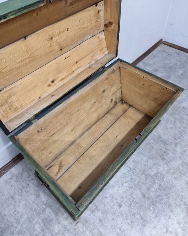   #kufer #kuferrustykalny #starykufer #kuferdrewniany #meblezpasją #meblezcharakterem #meblezklimatem #meblevintage #vintagefurniture #rustykalnewnętrza #rustykalnydom #stylvintage #stylrustykalny #stylfolk #bohointerior #eklektycznewnętrza #staremeble #antyki #dolnyslask #polskimeble #drewnomeble #patyna #starydrewno #wnetrzezcharakterem  
