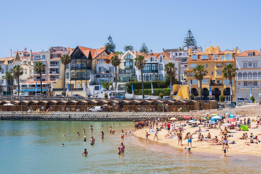 Busy beach in Cascais