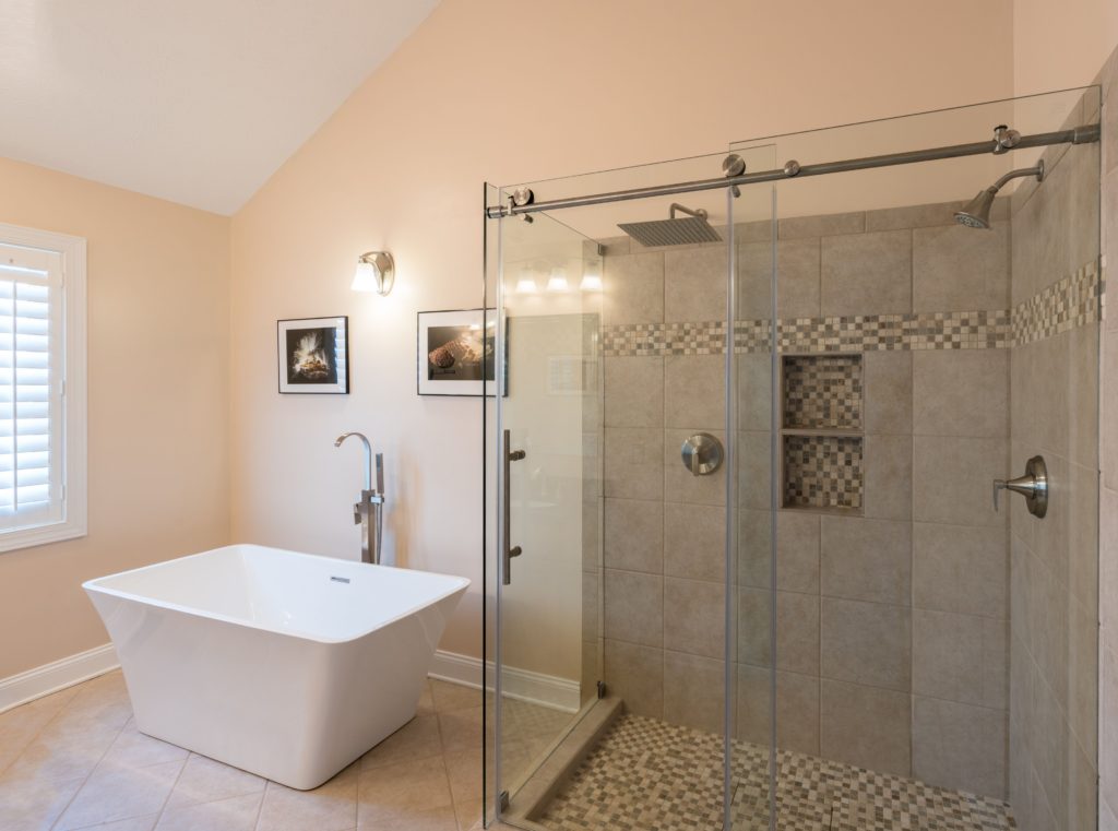 Custom Showers Semi-Frameless with Tub