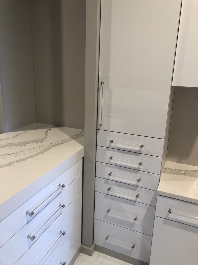 Custom Closet Floor Mounted