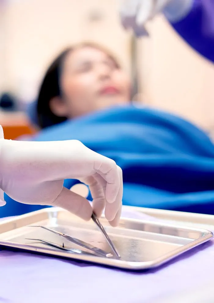 Equipo de Ivry Dental ayudando a un paciente de emergencia
