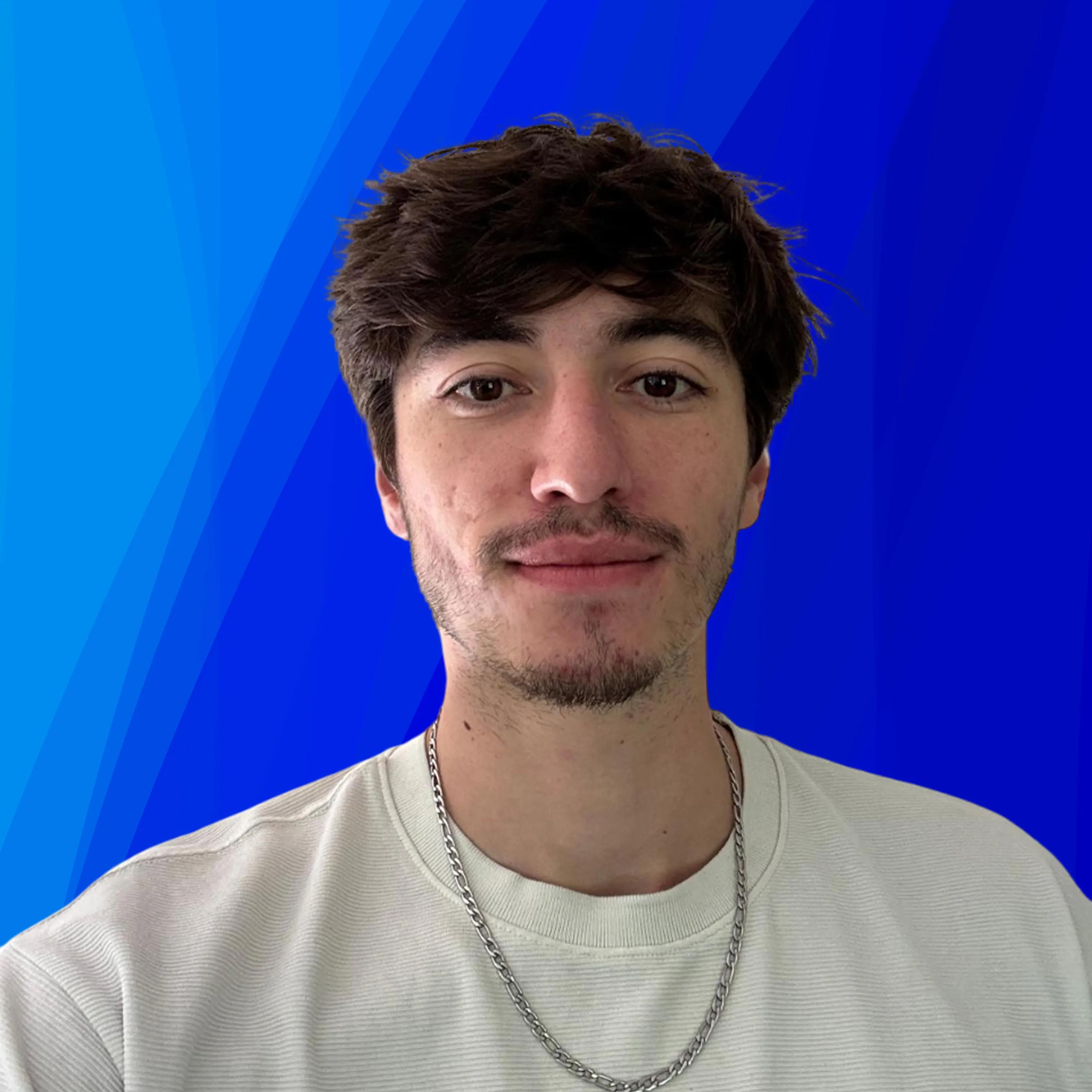 Theo Grelet, brand et web designer chez Agence Symbiose