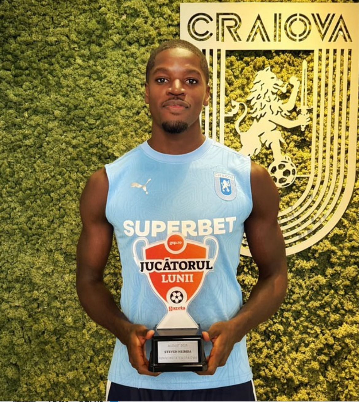 joueur de football Steven Nsimba