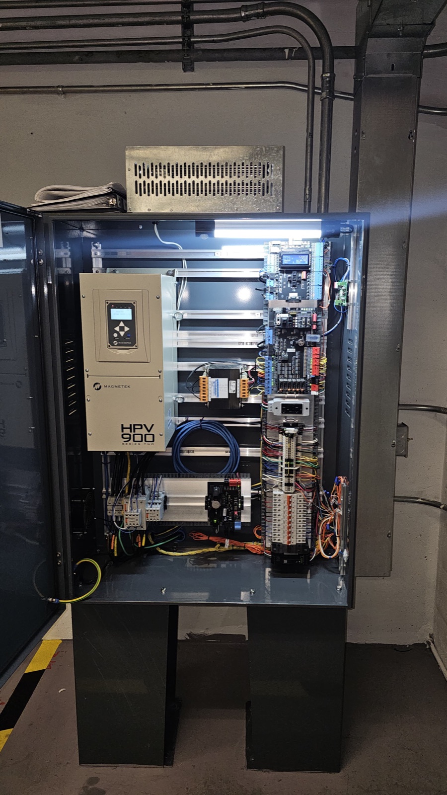 New Magnetek HPV 900 elevator controller installed by Brouss Elevators at Olympia Center