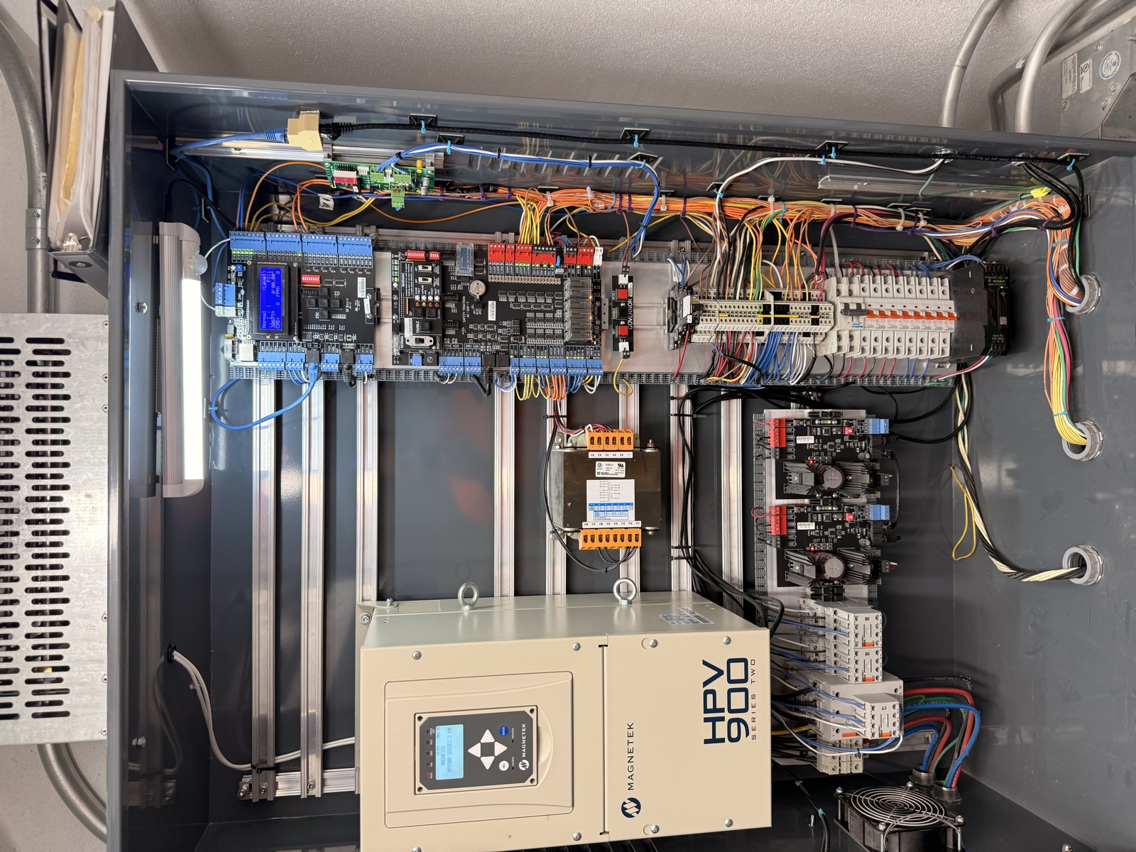 New elevator control system with Magnetek HPV 900 drive installed by Brouss Elevators at 652 NE Building