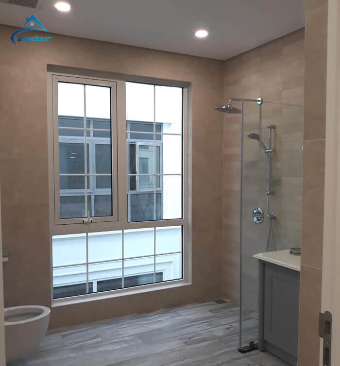 Sử dụng cửa nhôm xingfa màu trắng hệ 55 cho nhà vệ sinh