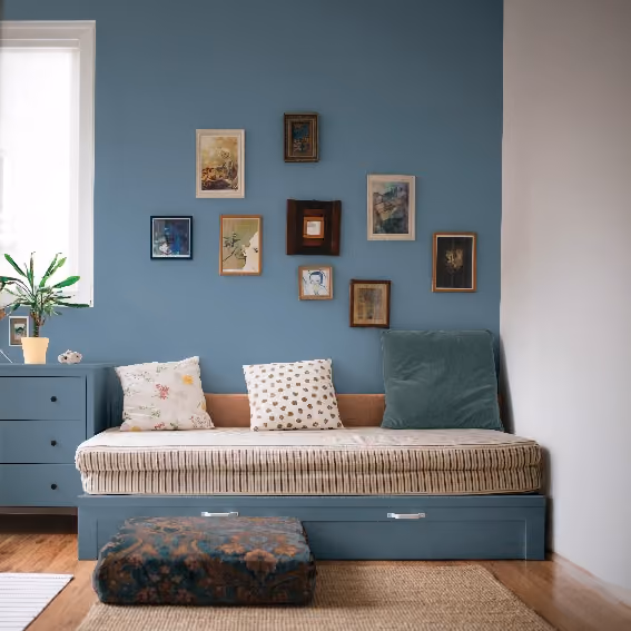 Bedroom featuring Artifact walls, bringing a calm and relaxing atmosphere for rest and comfort.