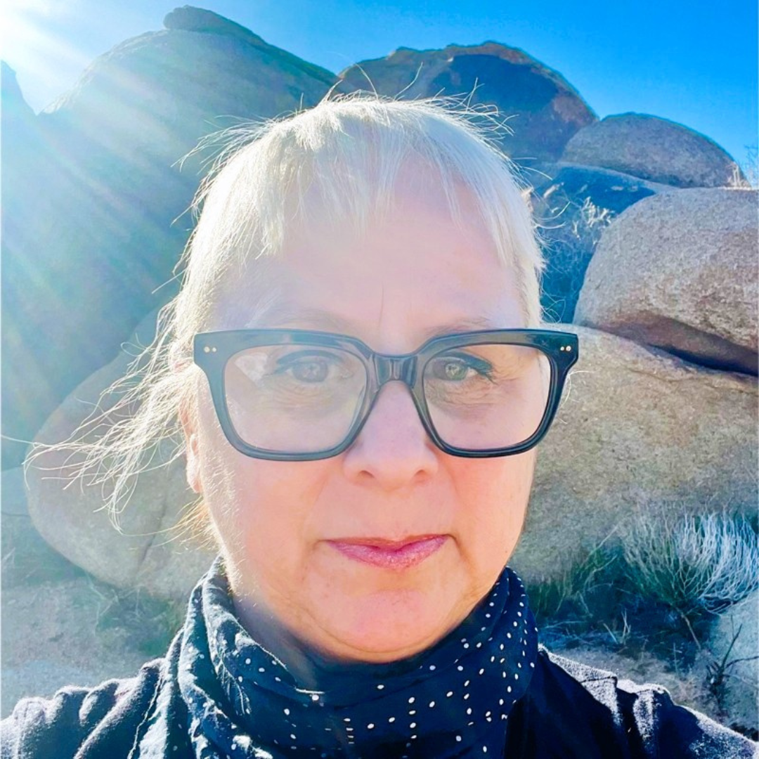 <subject>[headshot] image of customer (for a productivity tools business)</subject>