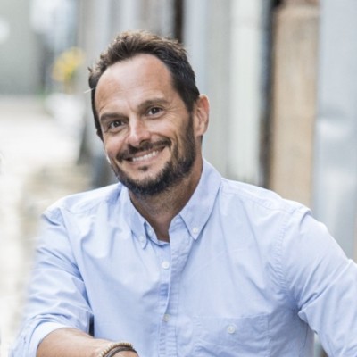 <subject>[headshot] image of customer (for a productivity tools business)</subject>