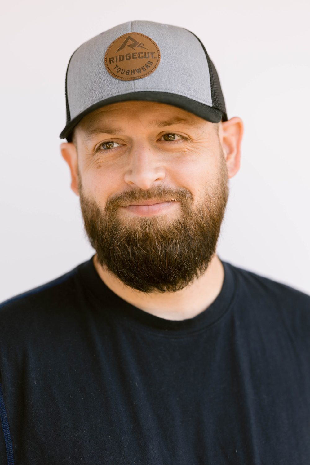 <subject>[headshot] image of customer (for a productivity tools business)</subject>