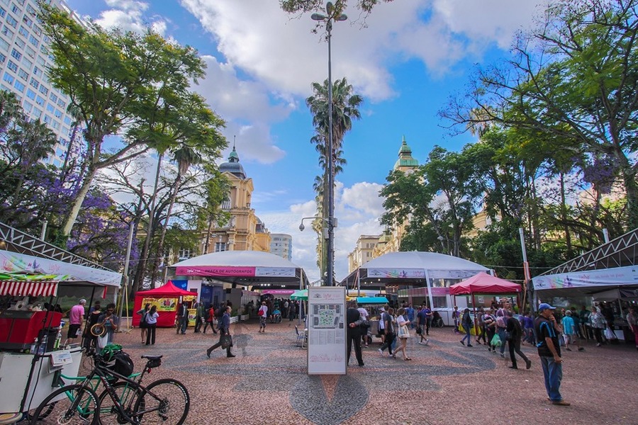 Feira do Livro de Porto Alegre: guia completo para visitantes e expositores