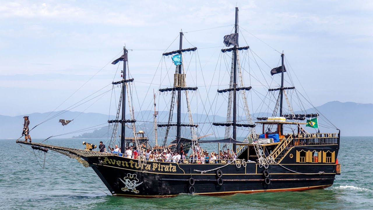 Passeios imperdíveis em Florianópolis: Ilha do Campeche, Barco Pirata e Catamarã