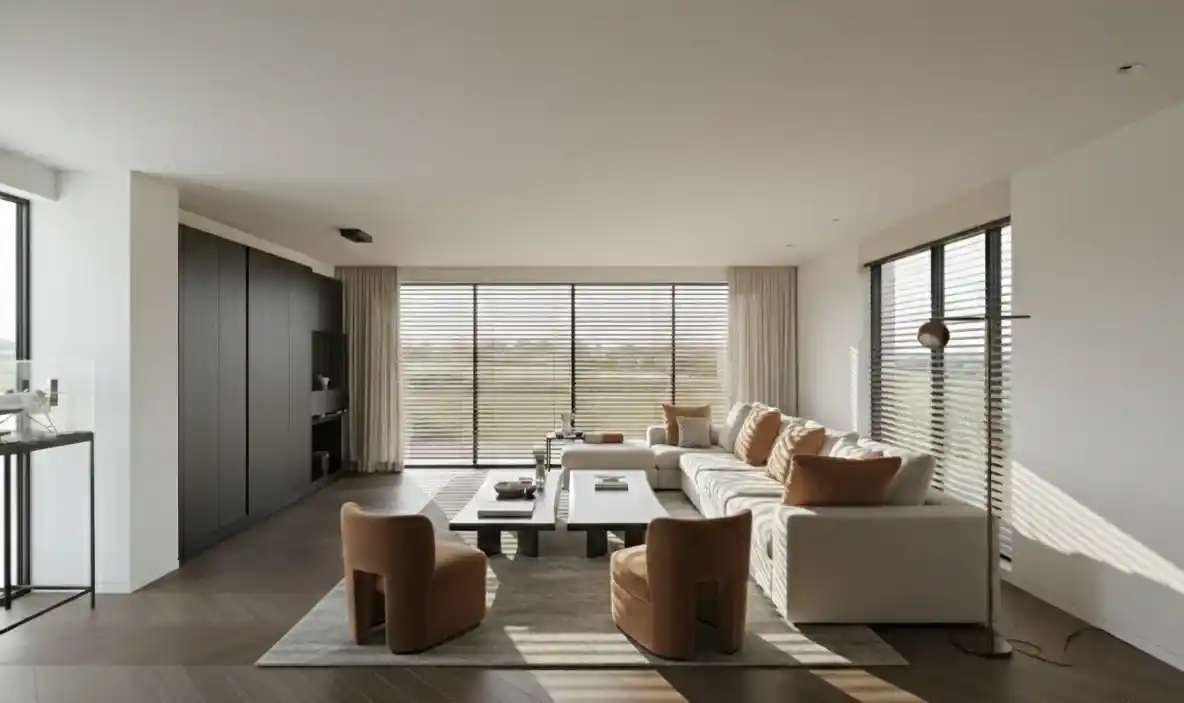 Een knusse rustige woonkamer met veel daglicht