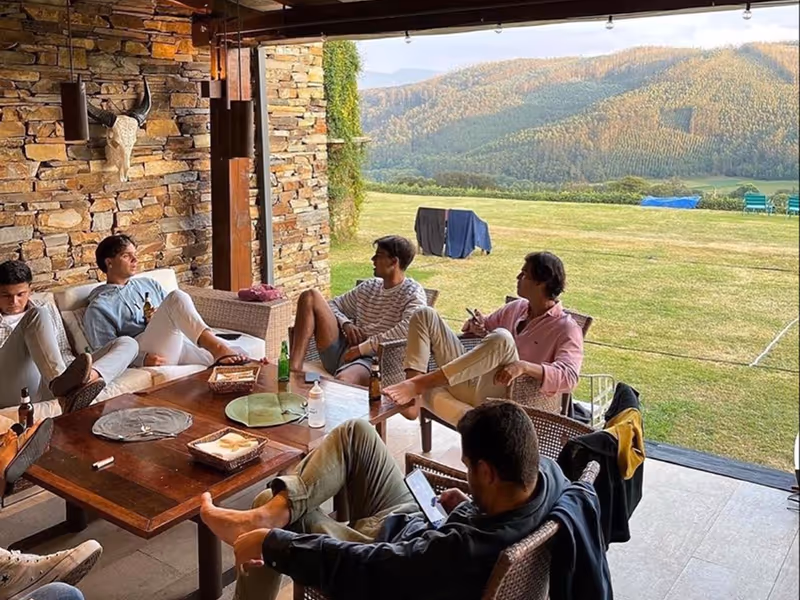 Community-Treffen in einer Villa – EPB Mitglieder beim Netzwerken in exklusiver Location