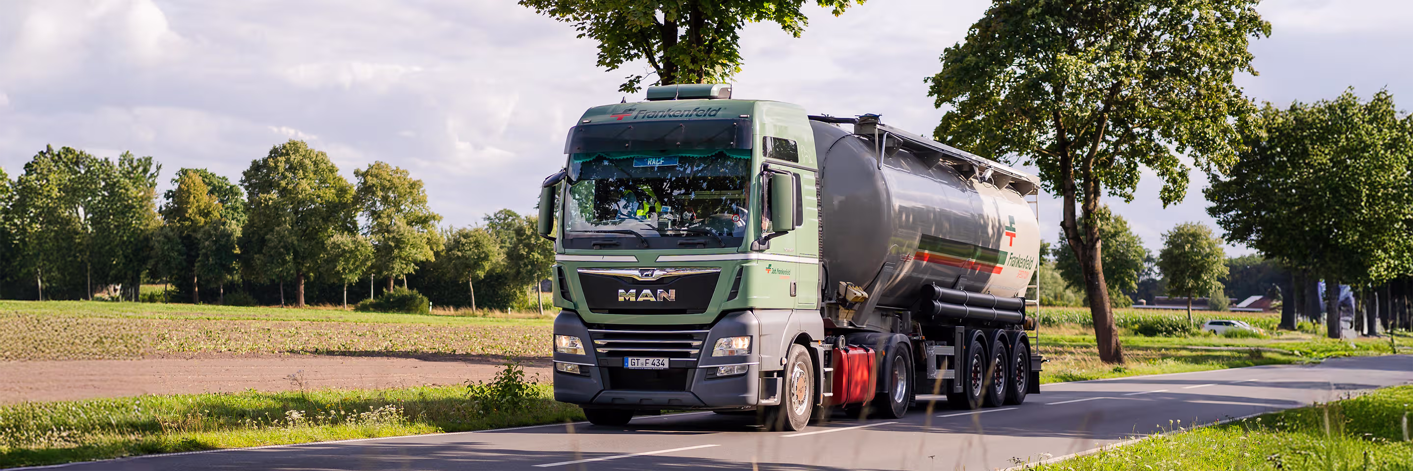 Berufs­kraft­fahrer Silo im Nah­verkehr (m/w/d)