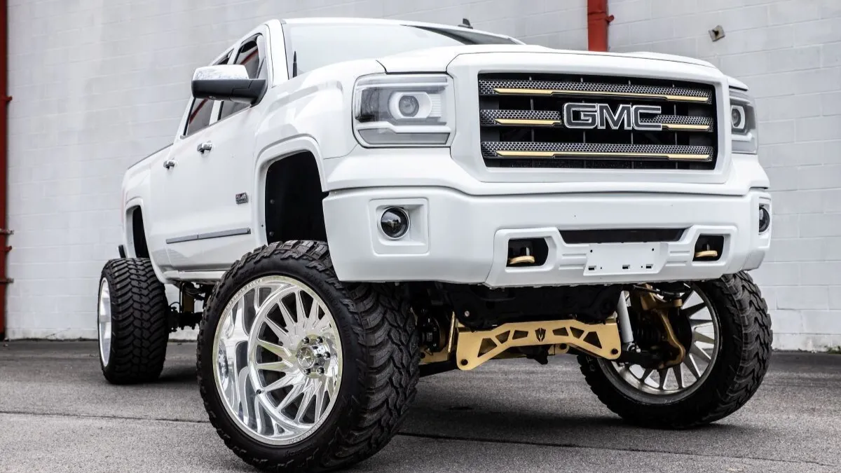 Federal ADAS Bill Aims to Close the Modified Vehicle Gap That Leaves Some Cars Uncalibrated