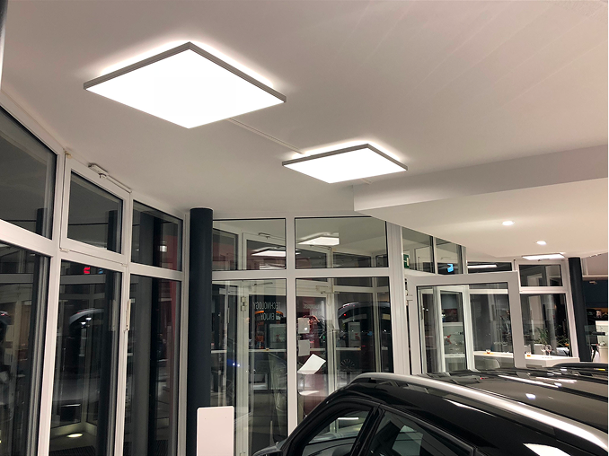 Beleuchtung in einem Seat Autohaus