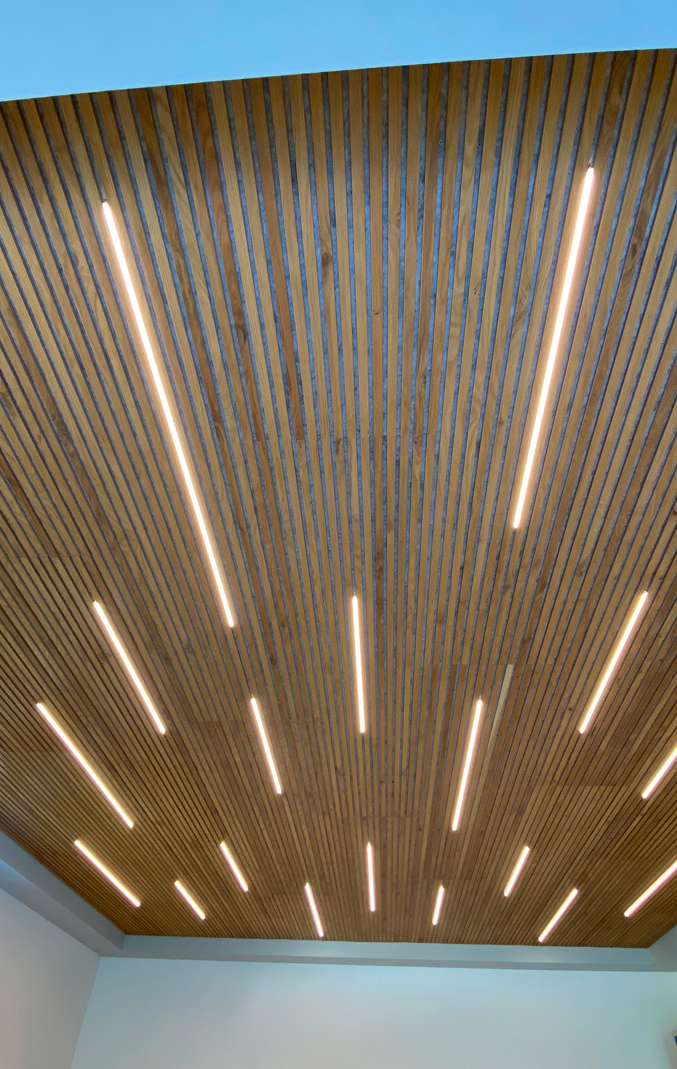 LED-Beleuchtung in einer Schallschutzdecke