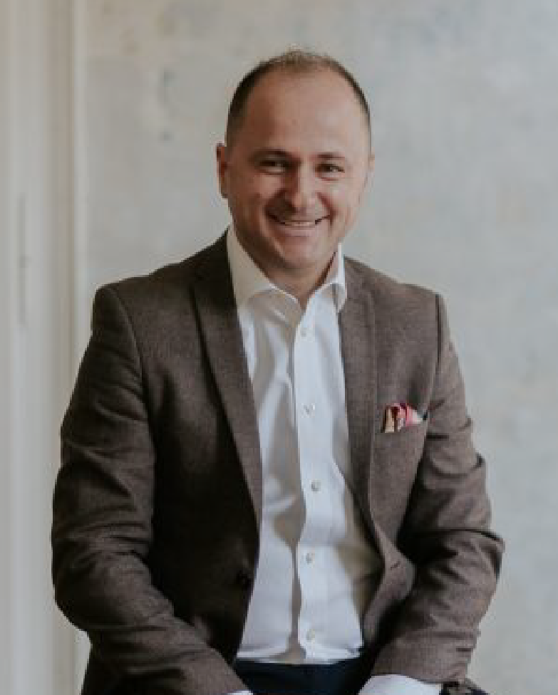 Mihai Nedelcu - Studio Section