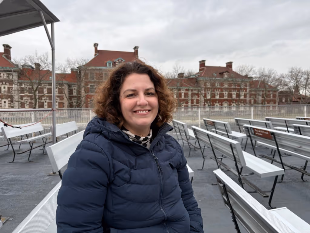 Headshot of Bytesites owner Chanelle.