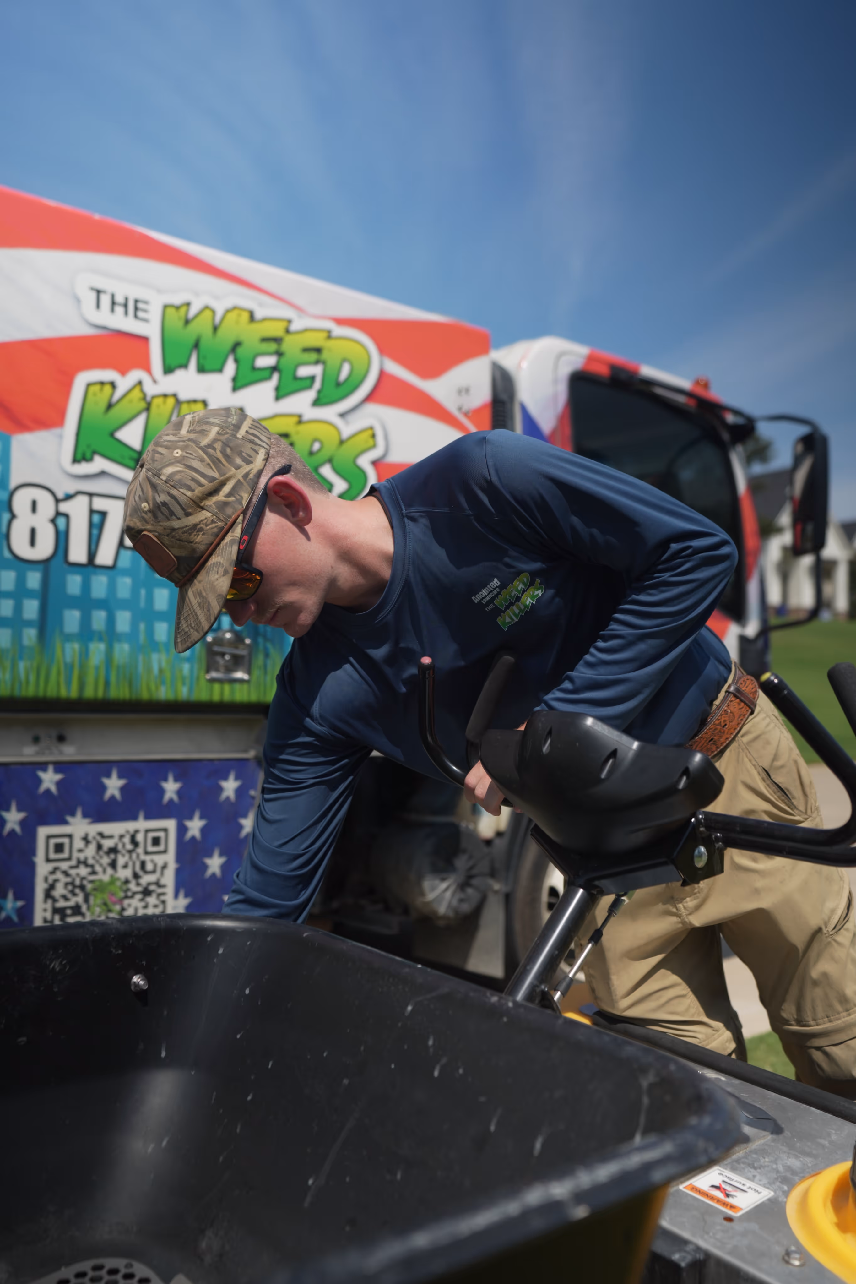  Van The Weed Killers logo.