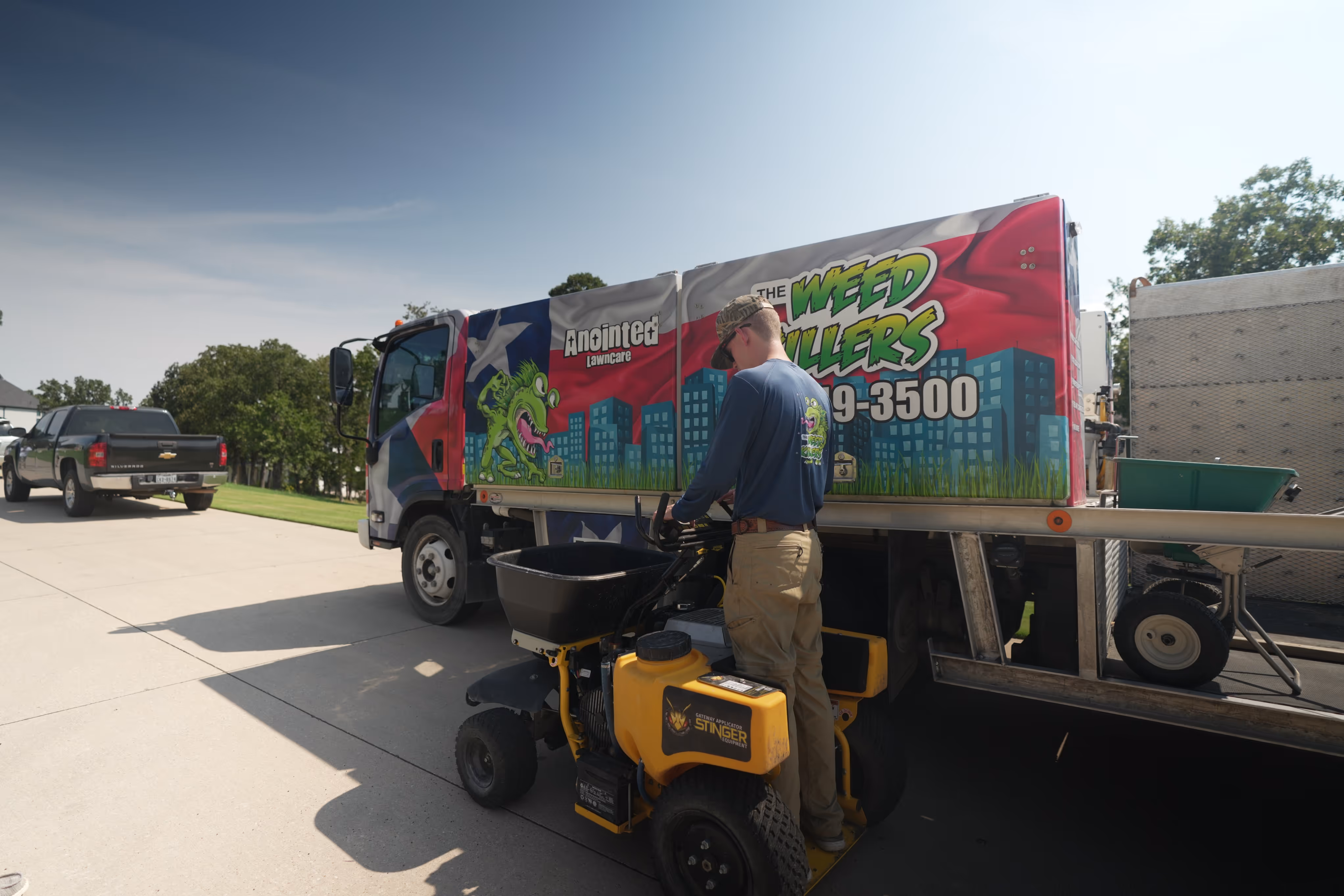 Stinger lawn care equipment 