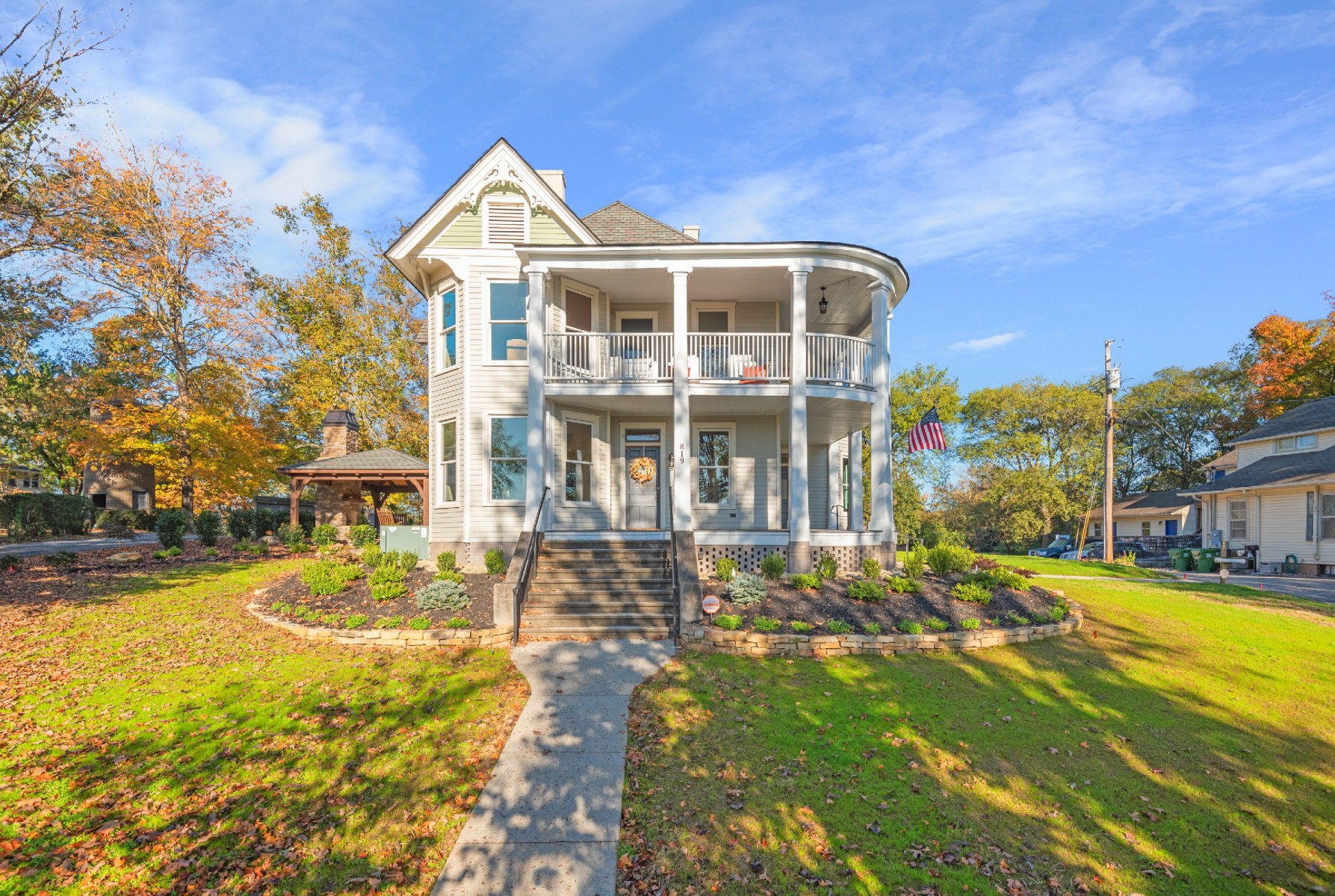 A sensitive historic restoration transforming a classic Victorian residence into a premier professional suite. Now the main office for Lamon & McDaniel and other local businesses, it seamlessly preserves its timeless architectural soul.