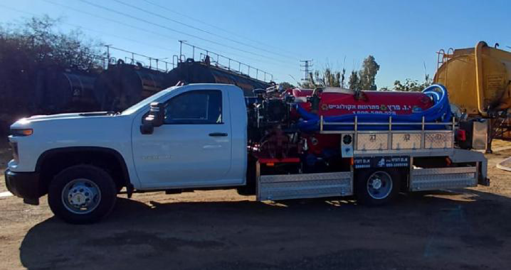 טנדר תמונה מהצד