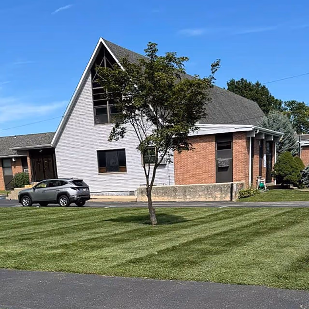 Lawn mowing and trimming for residential properties in Delaware County Pennsylvania
