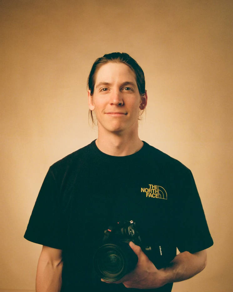 Leo Sideras in-studio head shot.