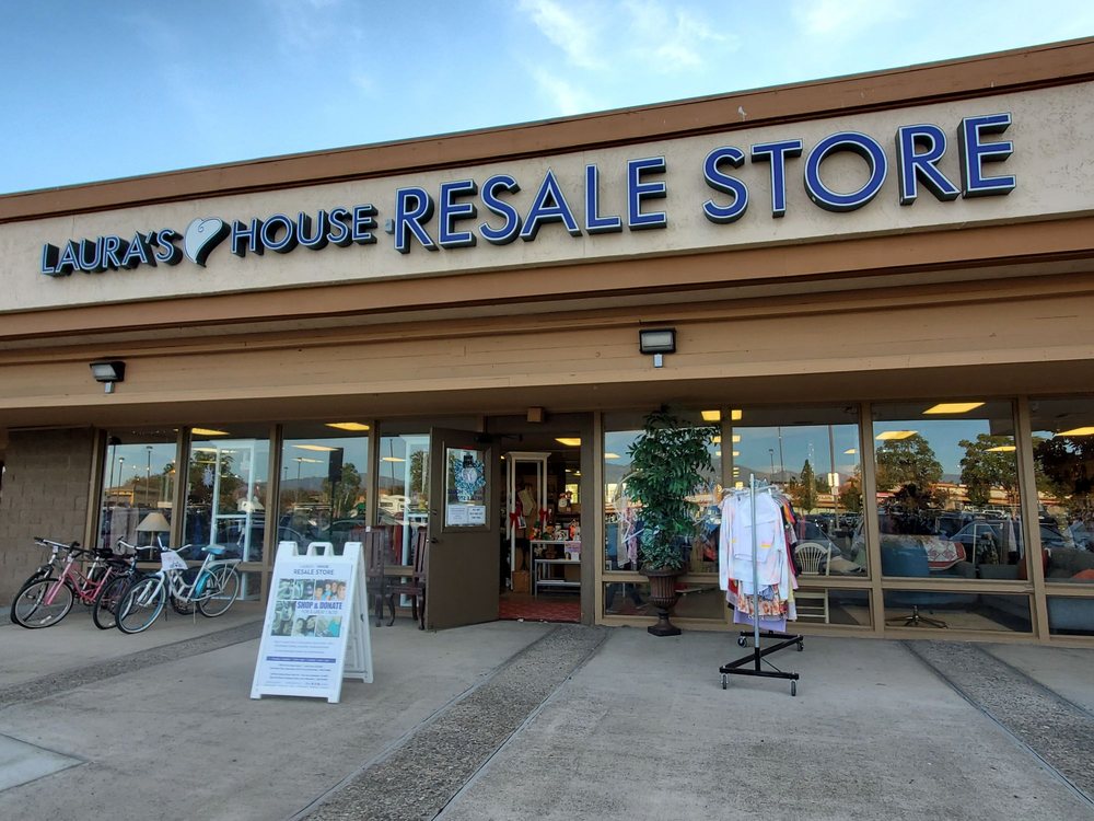Laura's House Resale Store - Lake Forest