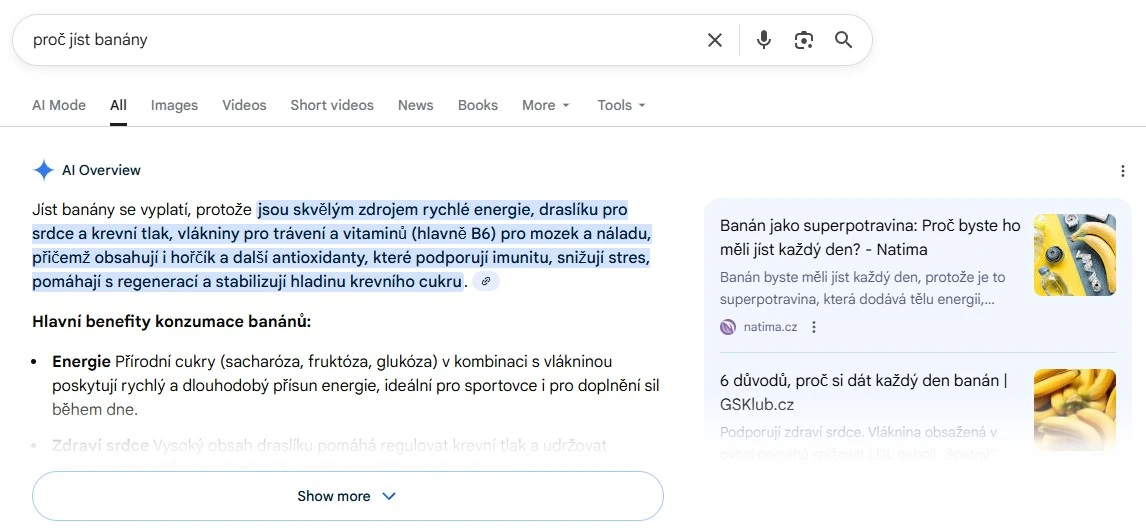 Snímek obrazovky s ukázkou přehledu od AI v Google pro vyhledávací dotaz „proč jíst banány“