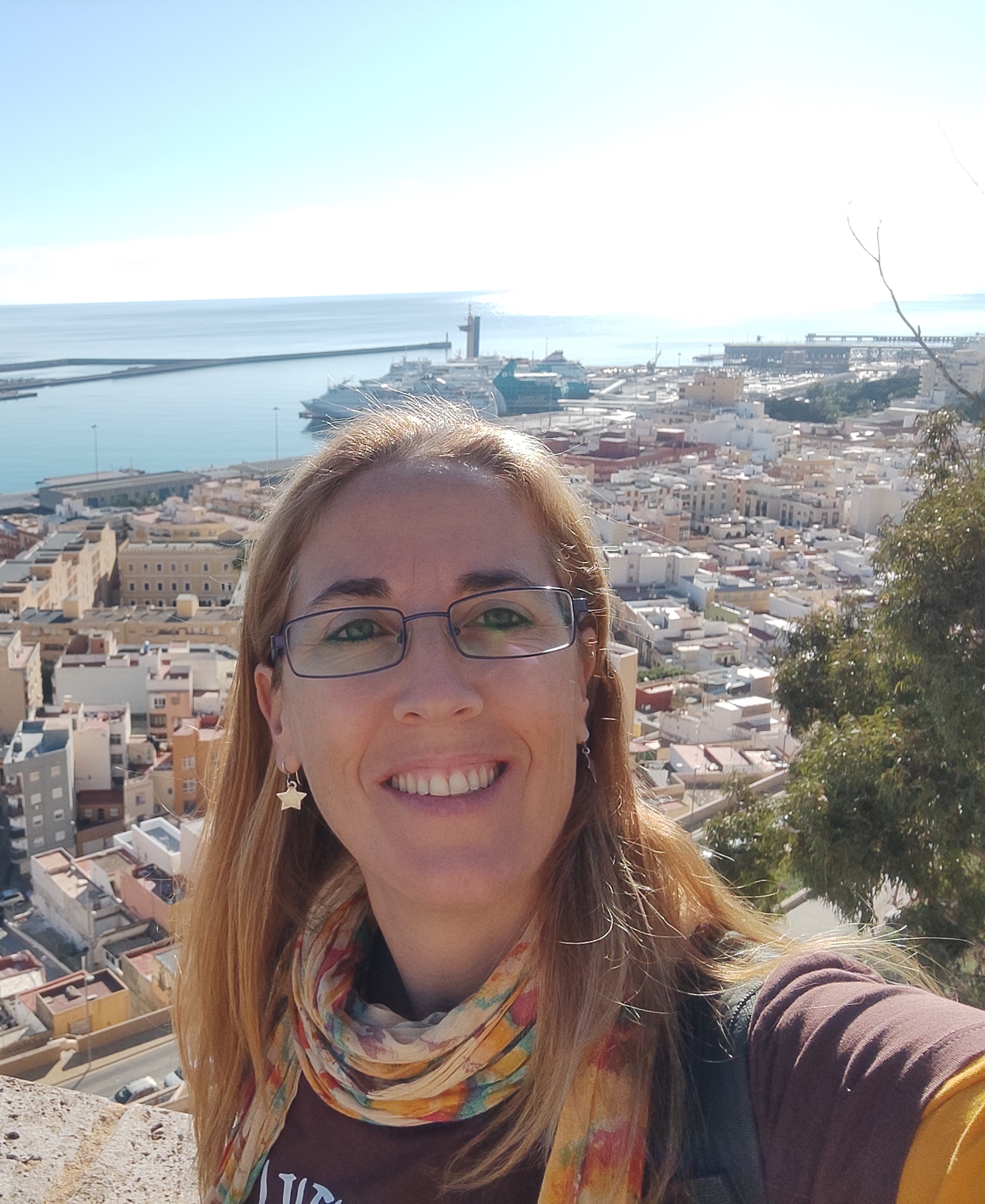 [team] image of individual team member (for an entertainment company)