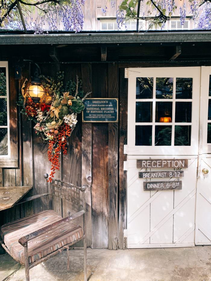 Deetjen's, California