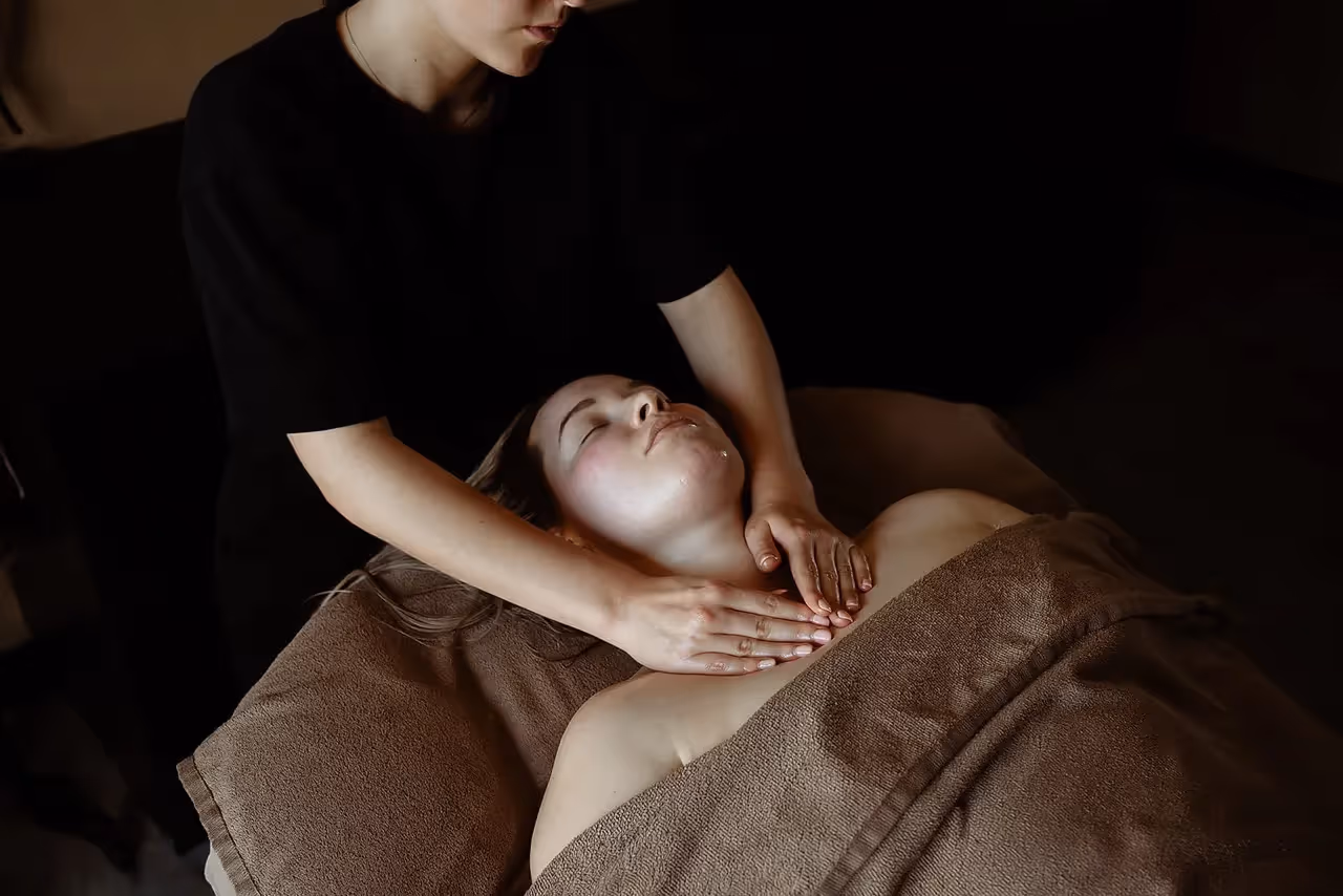 massage van de hals