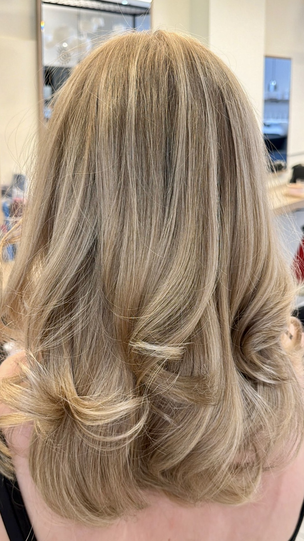 French balayage blond Red Salon Wijnegem