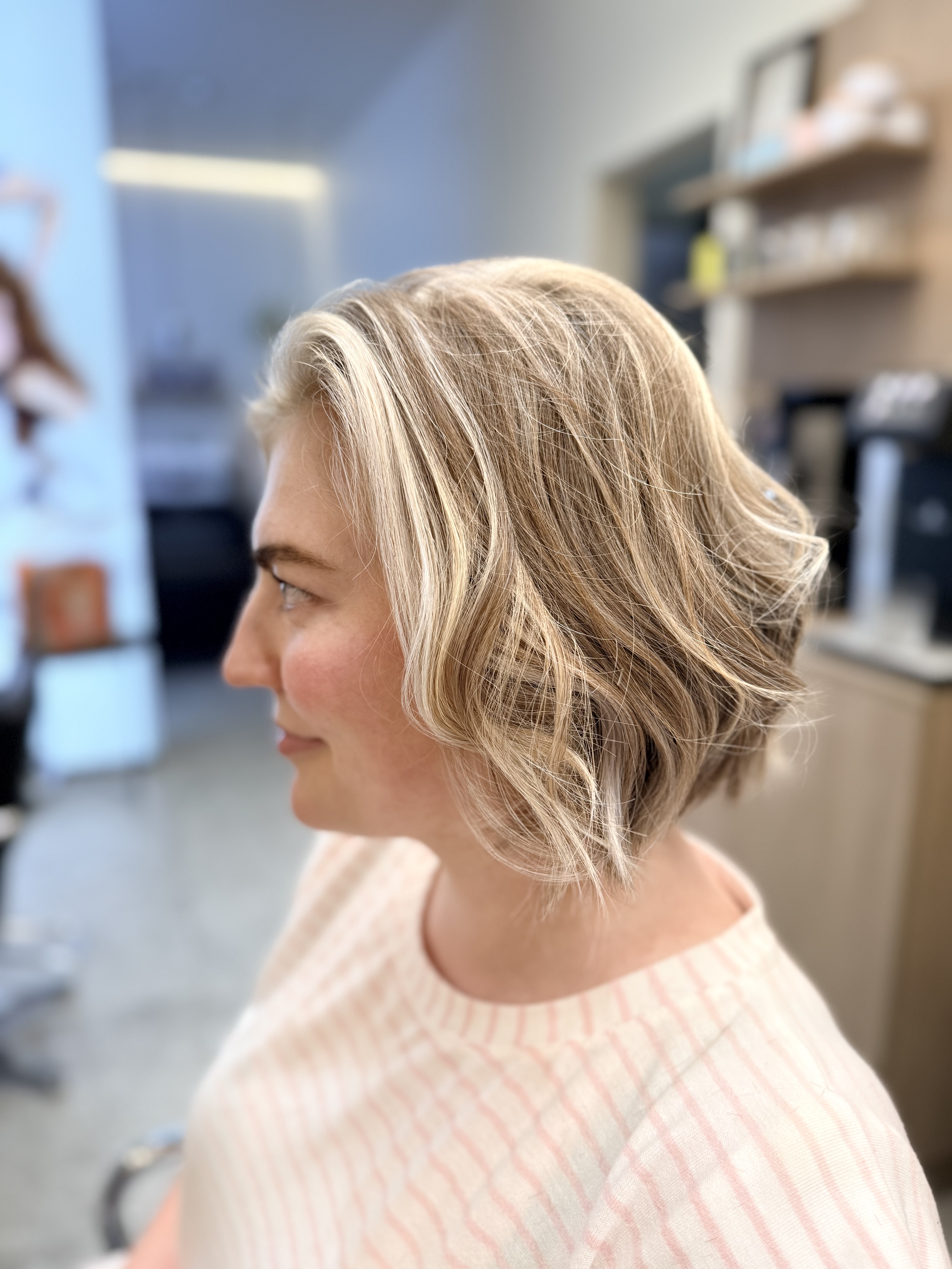 Blonde carré balayage Red Salon Wijnegem