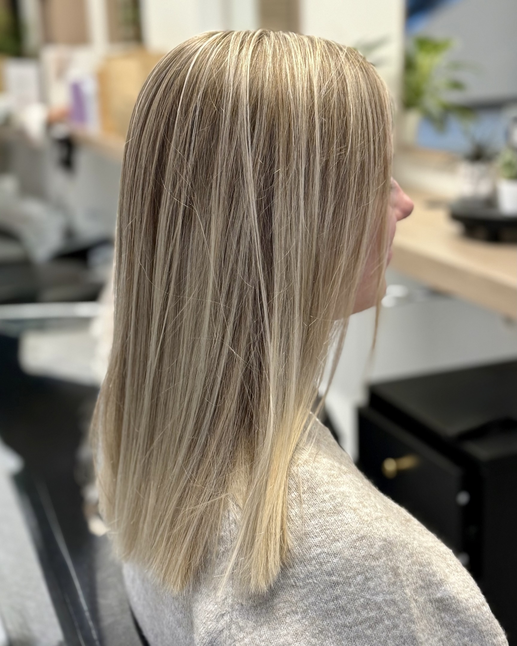lichtblonde highlights balayage Red Salon Wijnegem