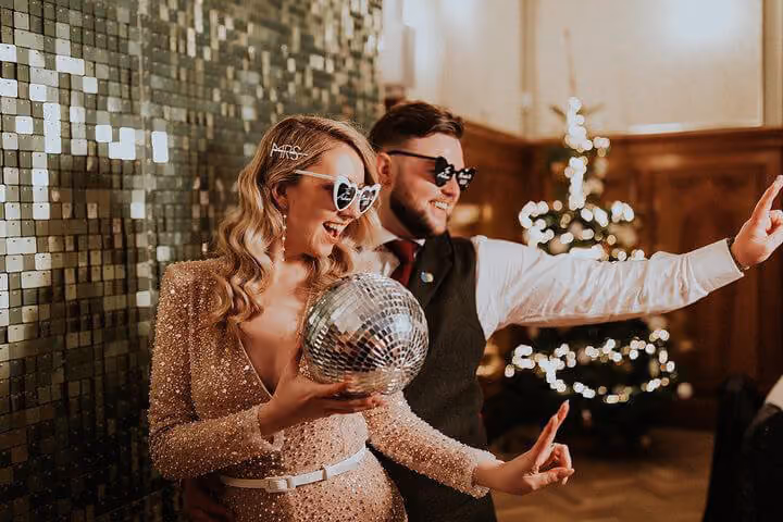 Photo of couple at wedding using our photopod