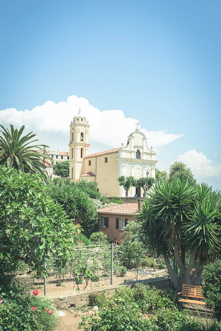 Cérémonie religieuse en Corse
