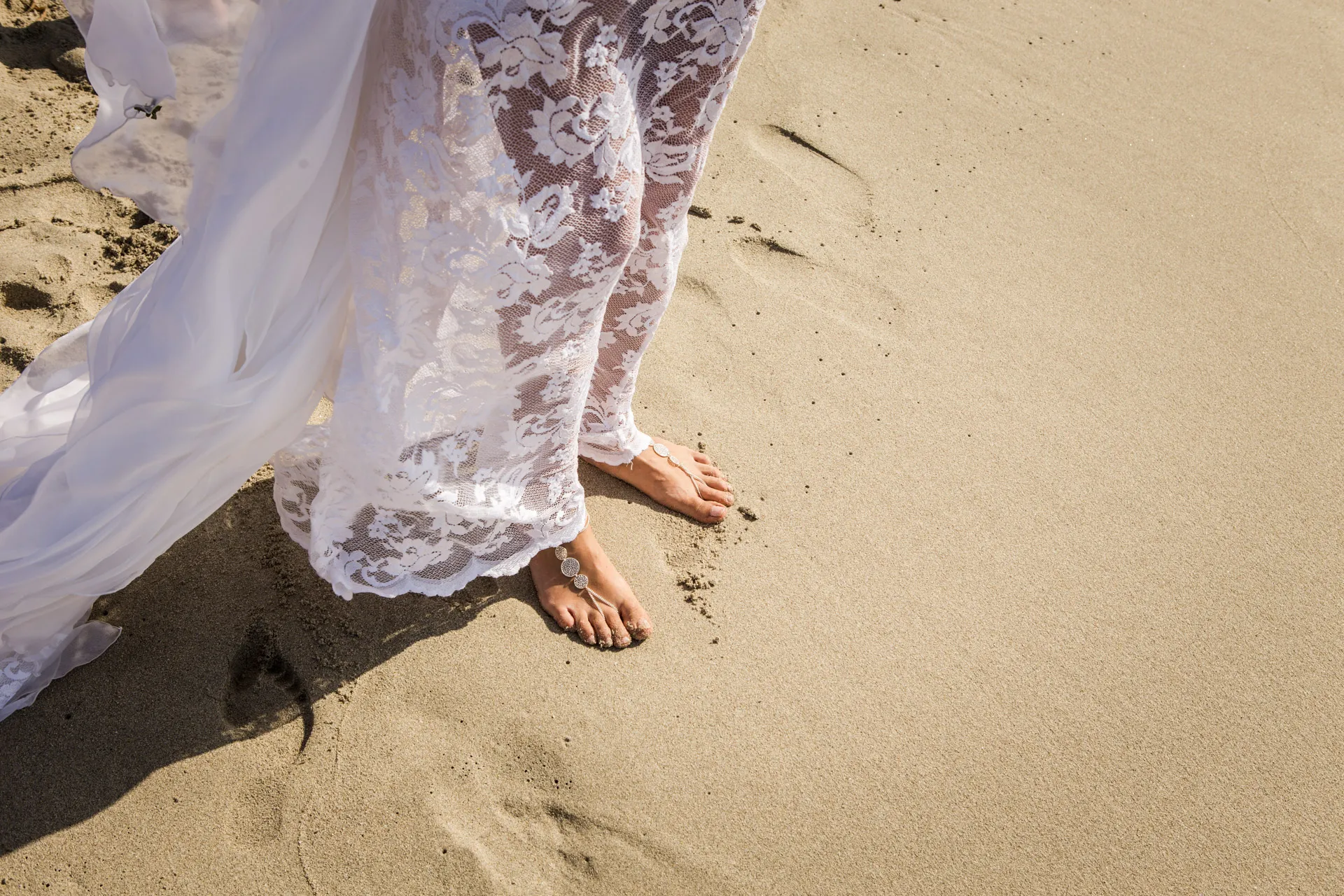 Mariage et cérémonie laïque sur une plage Corse