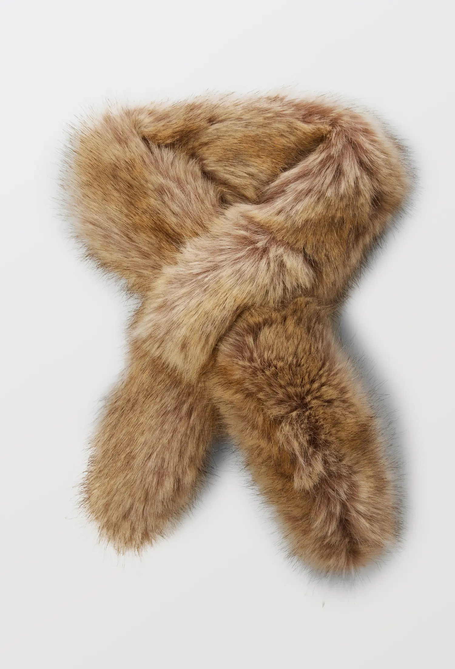 écharpe fausse fourrure tendance hiver 2026