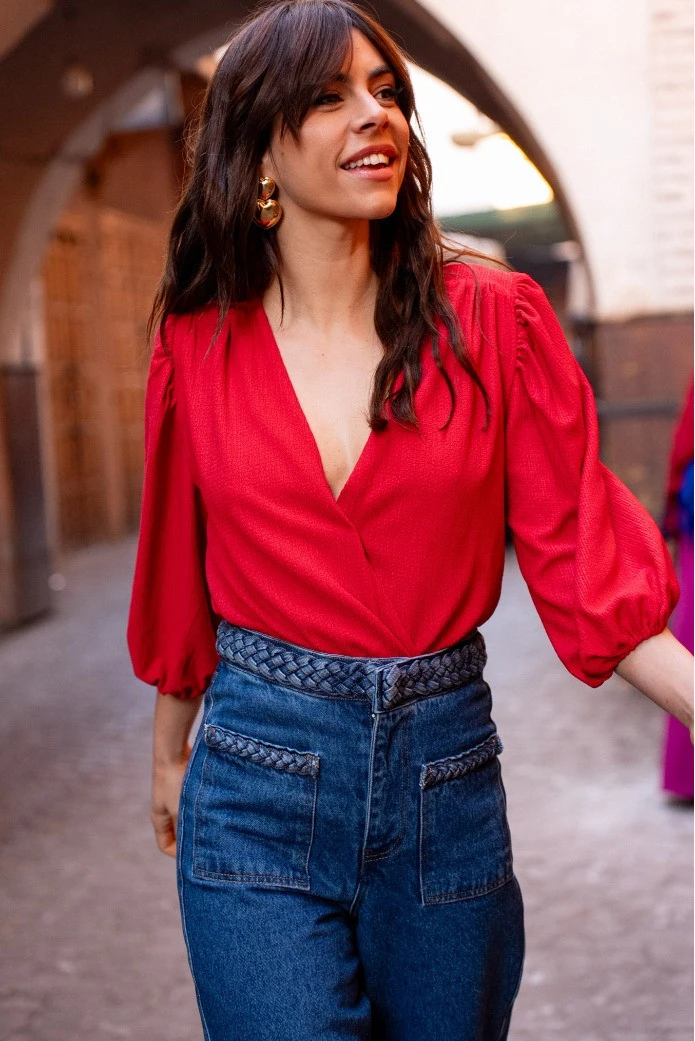 Blouse rouge vif tendance 2026