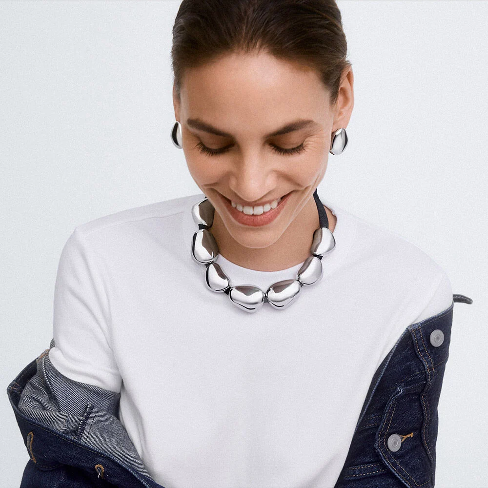 trendy statement necklace for summer 2026