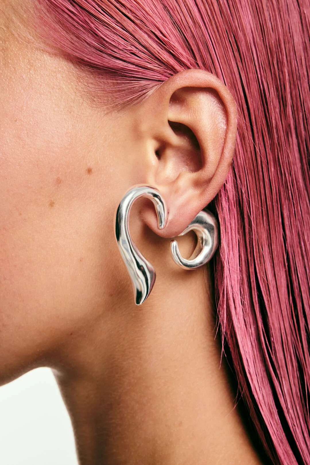 trendy statement earrings for summer 2026