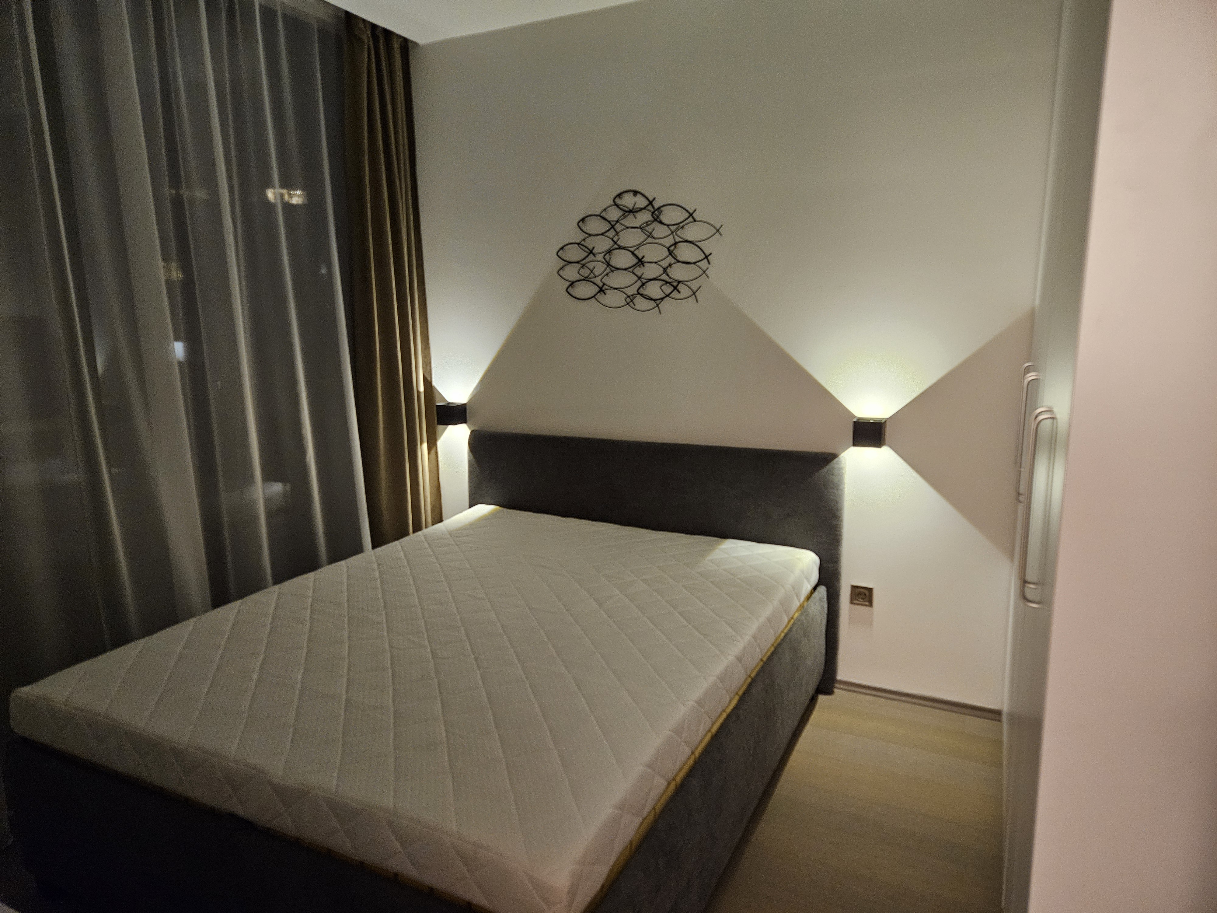 newly-built-2-bedroom-apartment-with-lakeside-view