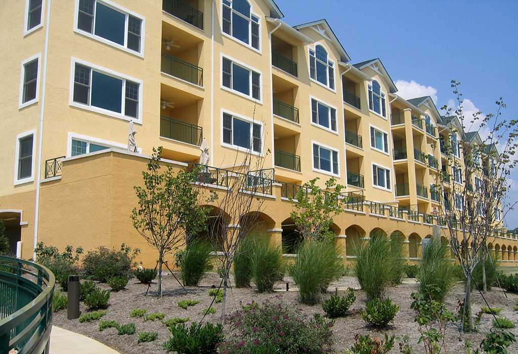 Harbor Crest Condominiums 