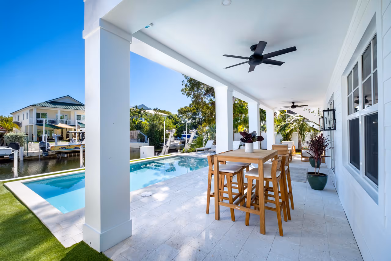 Tavernier home on the canal with pool