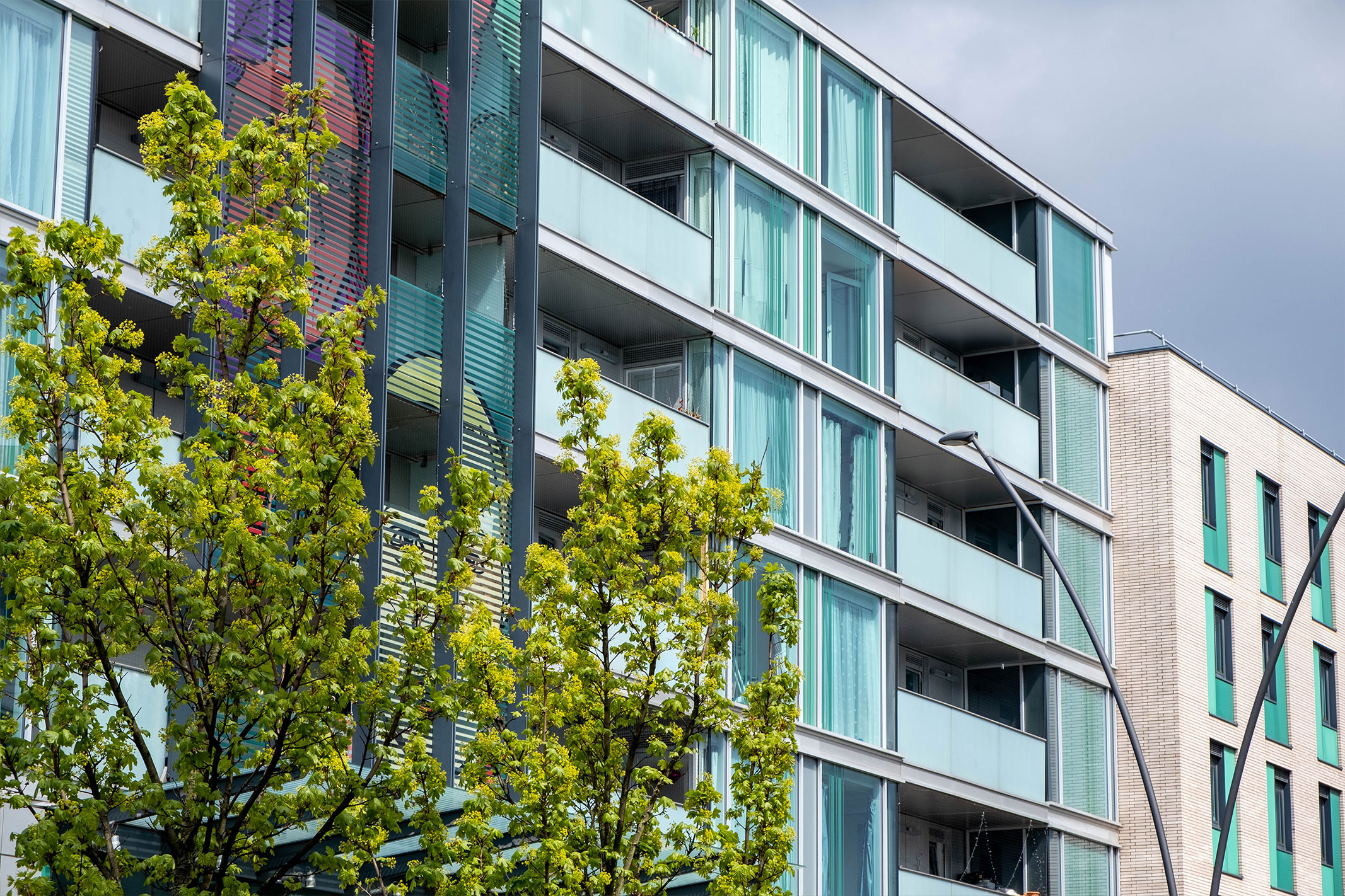 Rising service charges and unpredictable communal costs are driving many professional investors towards freehold housing over leasehold apartments.
